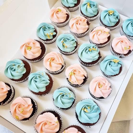 Gender reveal cup cakes